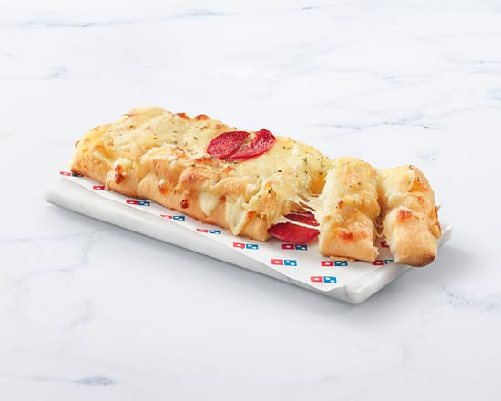 Pain farci au fromage et au pepperoni